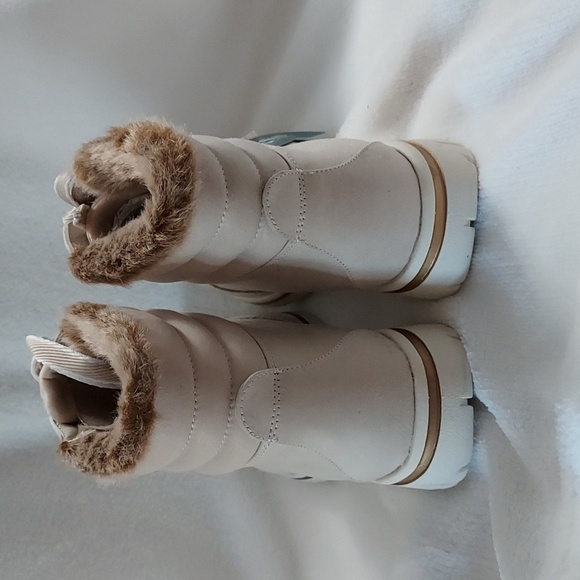 Cliffs by White Mountain Booties - Picture 7 of 12